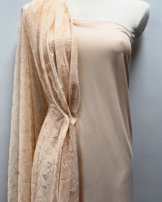 Elegantní kombinace : francouzský vyšívaný elastický tyl 0497 tělový úplet elastický 0492 A fantastické ceny : tyl 124,-...